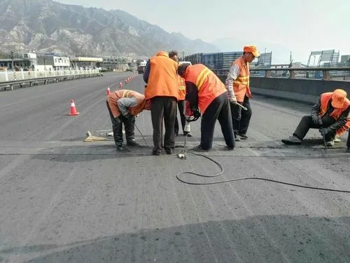 梅列道路桥梁病害治理